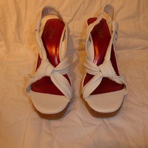 Beautiful and elegant and new!